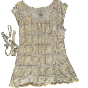 Women’s Liz Lange maternity top